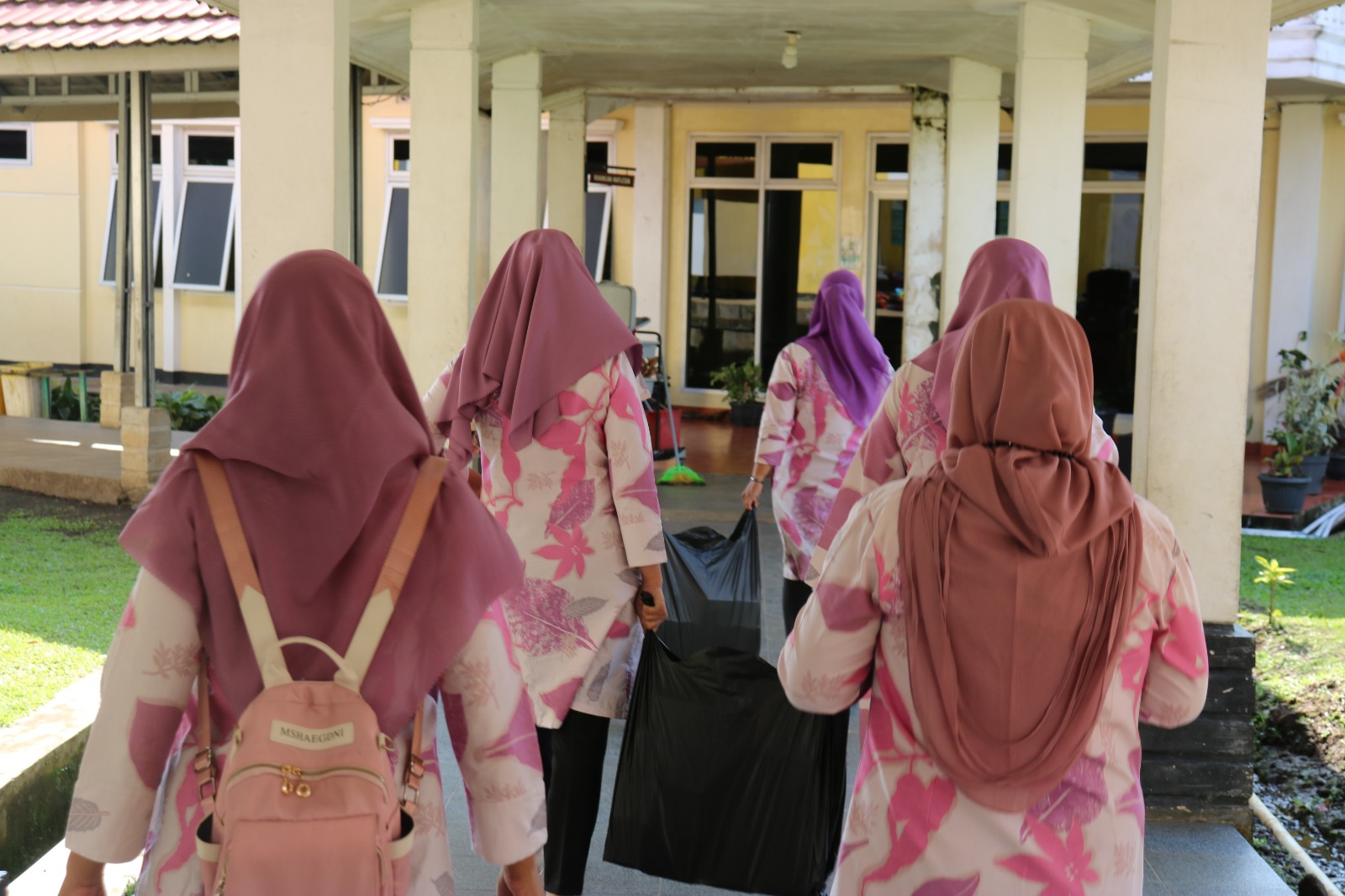 26 Agustus 2023: Pembagian MUG kepada Seluruh Pasien RSUD Kepahiang