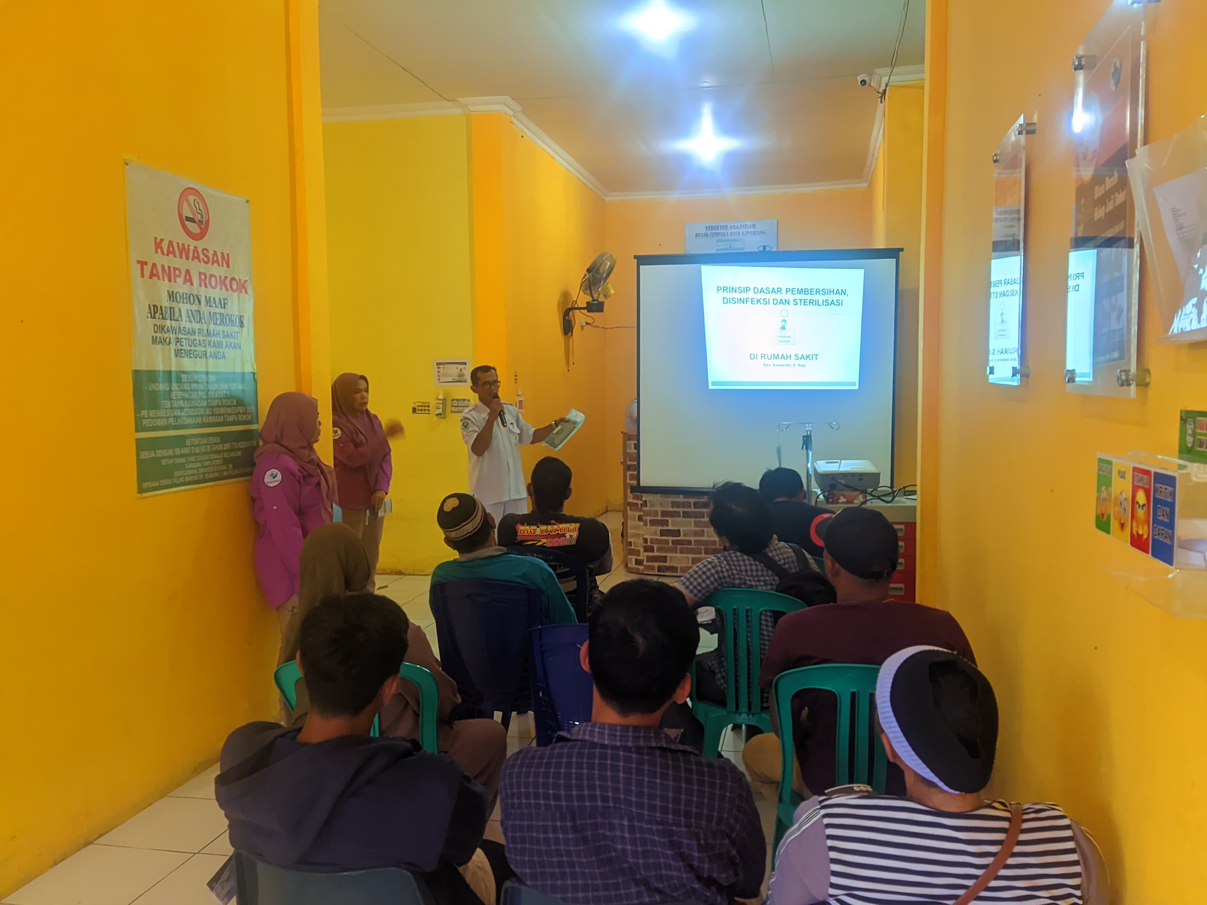 Penyuluhan Unit PKRS Bersama Kepala Ruang CSSD: Meningkatkan Kesadaran Kebersihan di Ruang Rawat Inap Cempaka (Bedah) RSUD Kepahiang