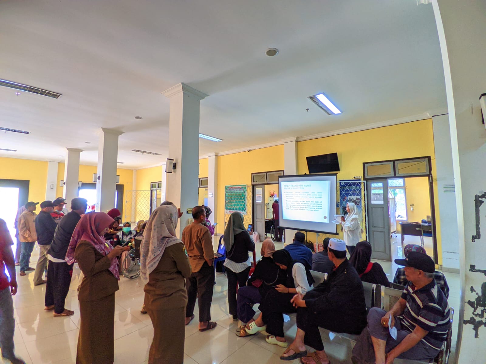 Frozen Shoulder: Sesi penyuluhan Berharga di Poliklinik RSUD Kepahiang