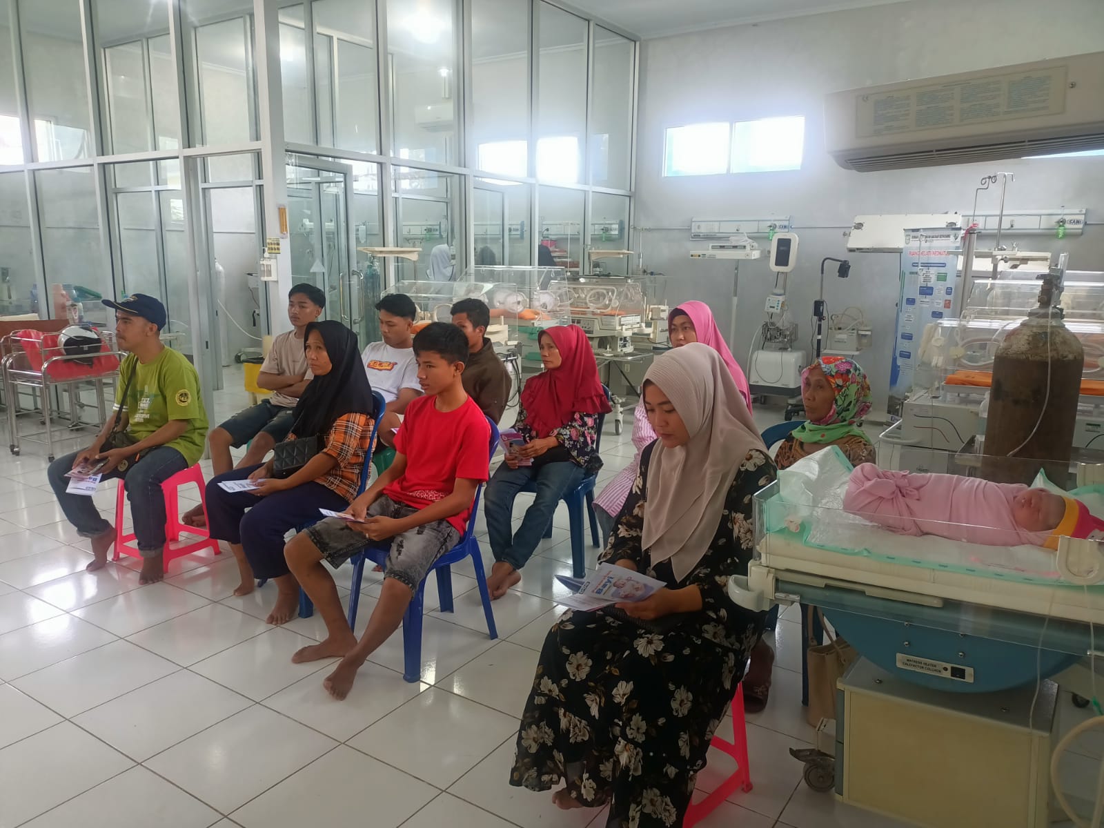 Membina Kasih Sayang: Kanguru Mother Care, ASI Eksklusif, dan Perawatan Bayi Baru Lahir